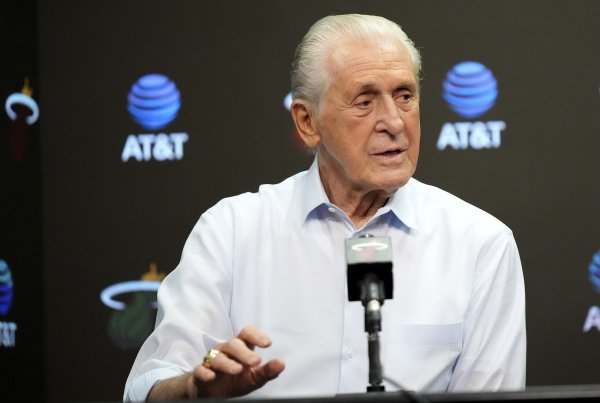 Wiggins đi đến Lakers? Giám đố
