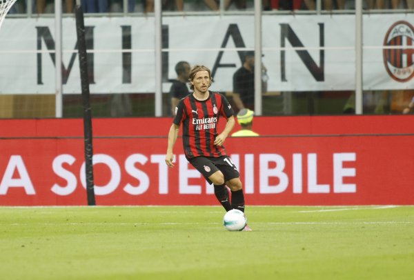 Longzero ca ngợi Modric: Tấn