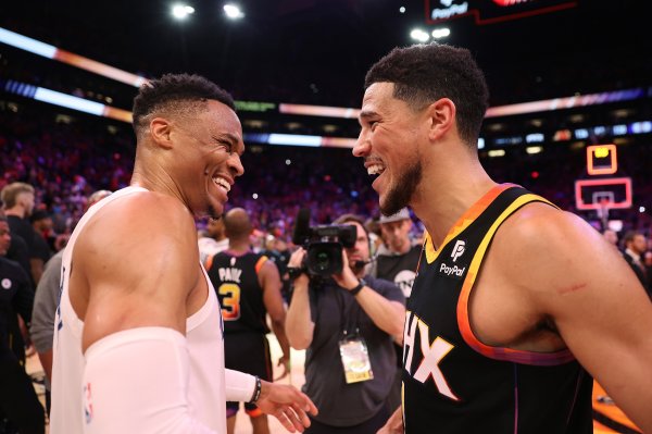 Booker: Tôi ngạc nhiên là Westbrook phải mất nhiều thời gian như vậy mới tìm được ngôi nhà mới. Anh